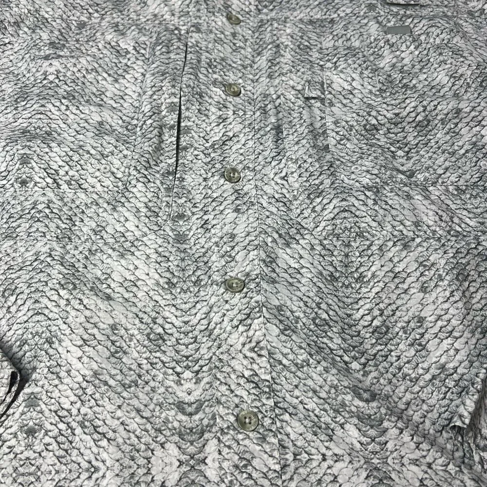 Reel Legends Shirt Mens Saltwater Gray White Button Up Long Sleeve Fishing Sz M